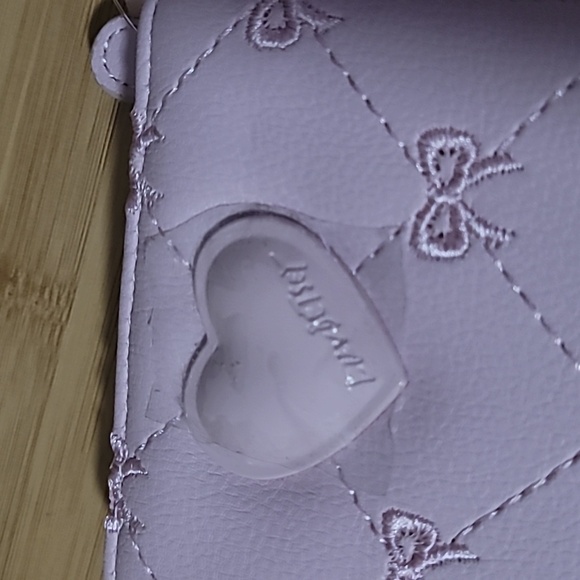 Betsey Johnson Lavendar Compact Wallet - Picture 2 of 6